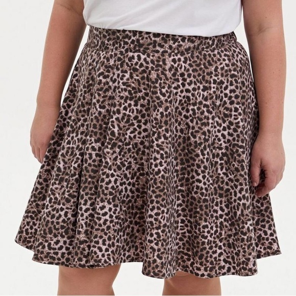 Torrid Women 0/L Leopard Print High Waist Mini Twill Pleated Skater Skirt NWT - Picture 1 of 12